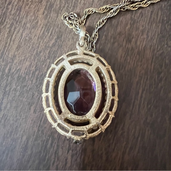 Avon statement necklace gold tone purple pendant - Picture 10 of 11